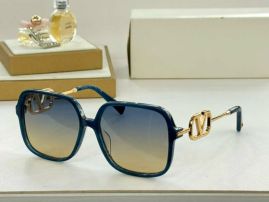 Picture of Valentino Sunglasses _SKUfw56599786fw